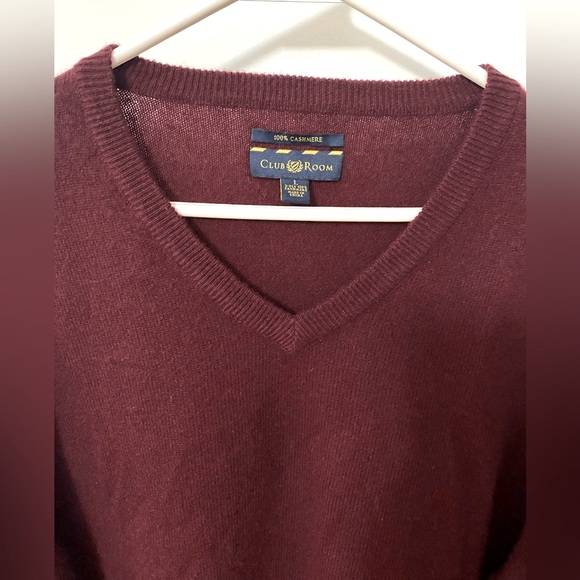 Maroon V-Neck Cashmere Sweater - Picture 2 of 4